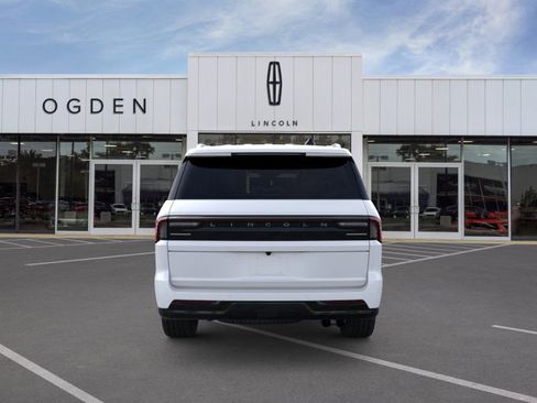 New 2026 Lincoln Navigator Reserve AWD/4WD image 5