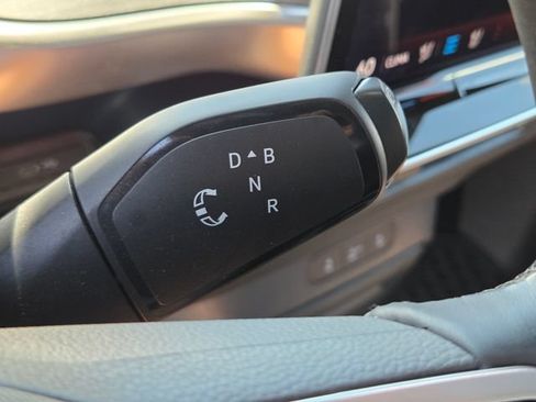 Certified 2025 Volkswagen ID. Buzz Pro S Plus RWD image 26