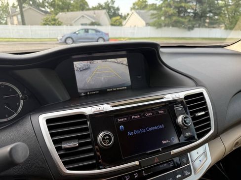 Used 2015 Honda Accord EX-L image 22