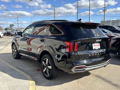 Used 2022 Kia Sorento S image 5