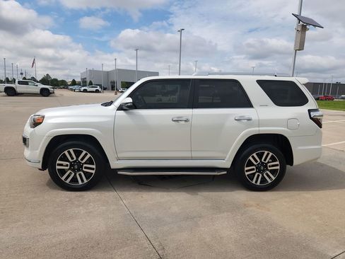 Used 2018 Toyota 4Runner Limited AWD/4WD image 8
