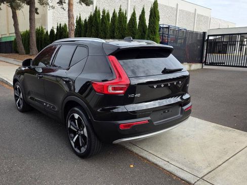 Used 2020 Volvo XC40 T5 Momentum w/ Protection Package Premier AWD/4WD image 7