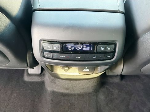 Used 2024 Hyundai Palisade Calligraphy image 21