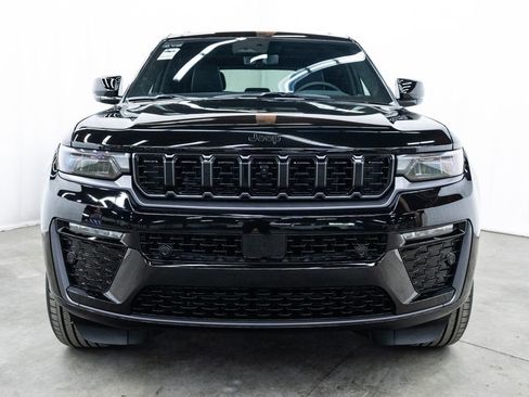New 2026 Jeep Grand Cherokee Summit image 2