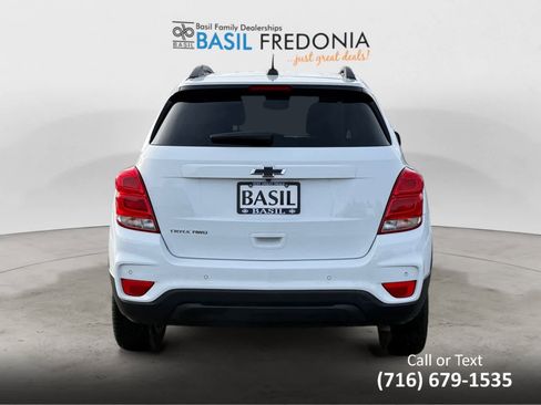 Used 2022 Chevrolet Trax LT w/ Driver Confidence Package image 4