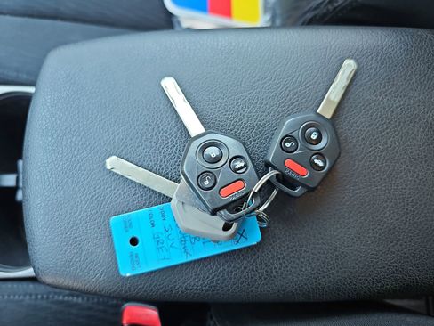 Used 2011 Subaru Outback 2.5i Premium image 16