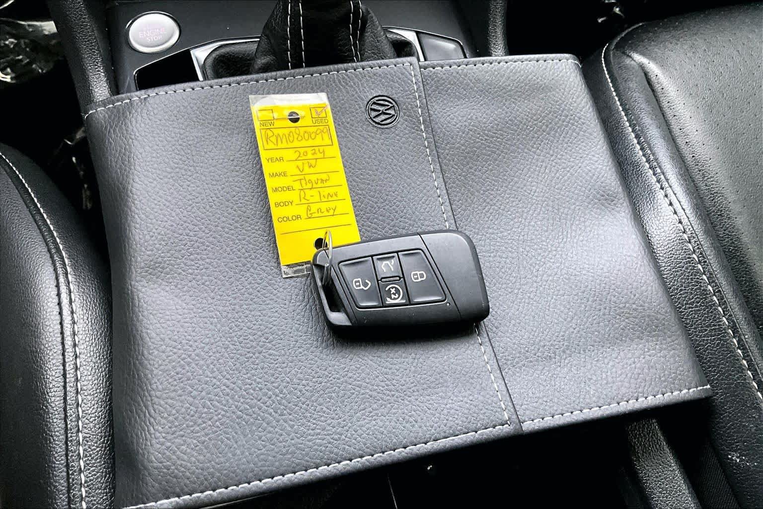 Used 2024 Volkswagen Tiguan SE R-Line FWD image 15