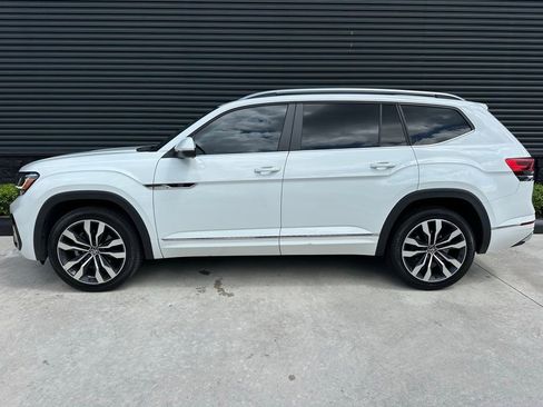 Used 2021 Volkswagen Atlas SEL R-Line FWD image 2