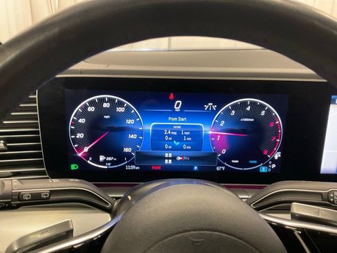 Used 2025 Mercedes-Benz GLS 450 4MATIC image 15
