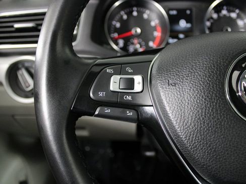 Used 2019 Volkswagen Passat 2.0T Wolfsburg w/ Wheels & Sunroof Package image 24