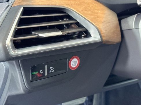 Used 2023 Audi e-tron GT Premium Plus image 10