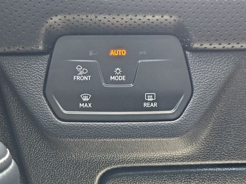 Used 2024 Volkswagen Atlas SE FWD image 22