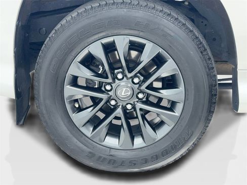 Used 2023 Lexus GX 460 Premium w/ Premium Package image 55