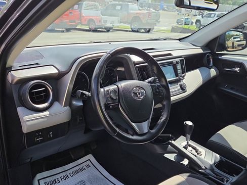 Used 2016 Toyota RAV4 XLE FWD image 11