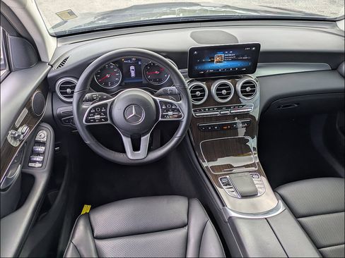Used 2022 Mercedes-Benz GLC 300 w/ Premium Package Lite image 14