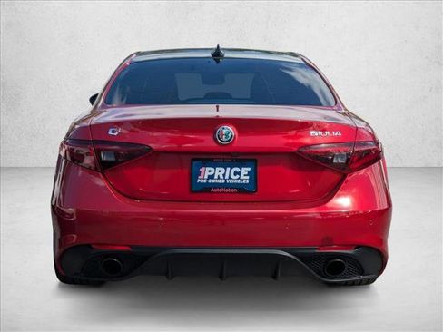 Used 2023 Alfa Romeo Giulia Veloce image 6