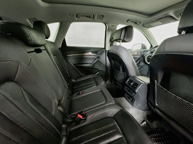 Used 2023 Audi Q5 2.0T Premium w/ Convenience Package AWD/4WD image 24