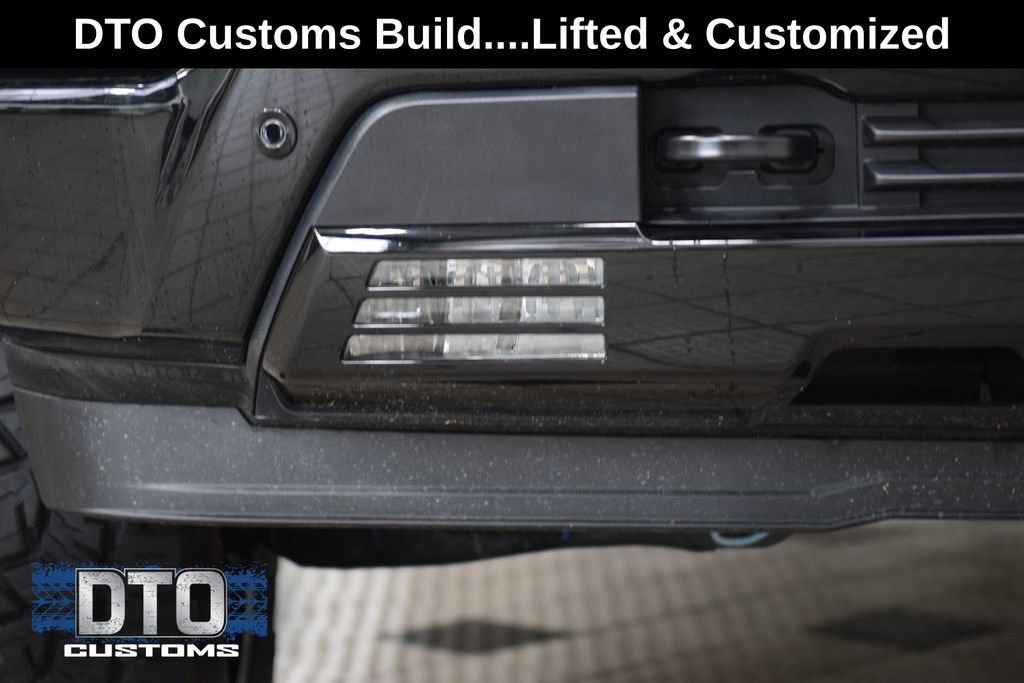 Used 2025 Chevrolet Silverado 1500 High Country w/ Midnight Edition AWD/4WD image 12