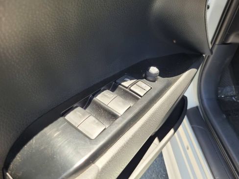 Used 2025 Toyota Camry SE FWD image 32