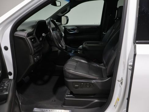 Used 2021 Chevrolet Suburban RST AWD/4WD image 12