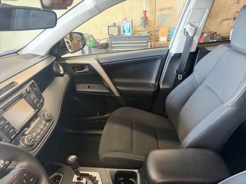 Used 2016 Toyota RAV4 XLE AWD/4WD image 32