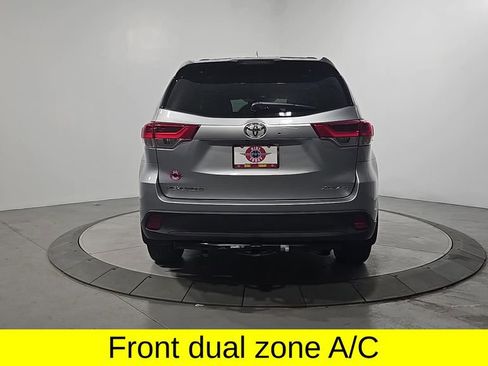 Used 2017 Toyota Highlander XLE image 4