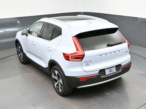 Used 2025 Volvo XC40 B5 Plus AWD/4WD image 21