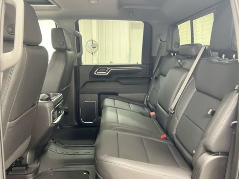 Used 2025 Chevrolet Silverado 2500 LTZ AWD/4WD image 23