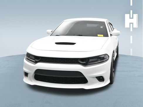 Used 2019 Dodge Charger Scat Pack RWD image 2
