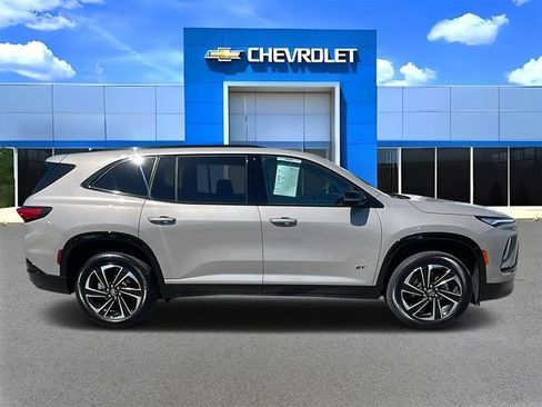 Used 2026 Buick Enclave Sport Touring FWD image 2