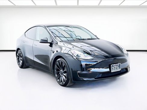 Used 2023 Tesla Model Y Performance AWD/4WD image 3