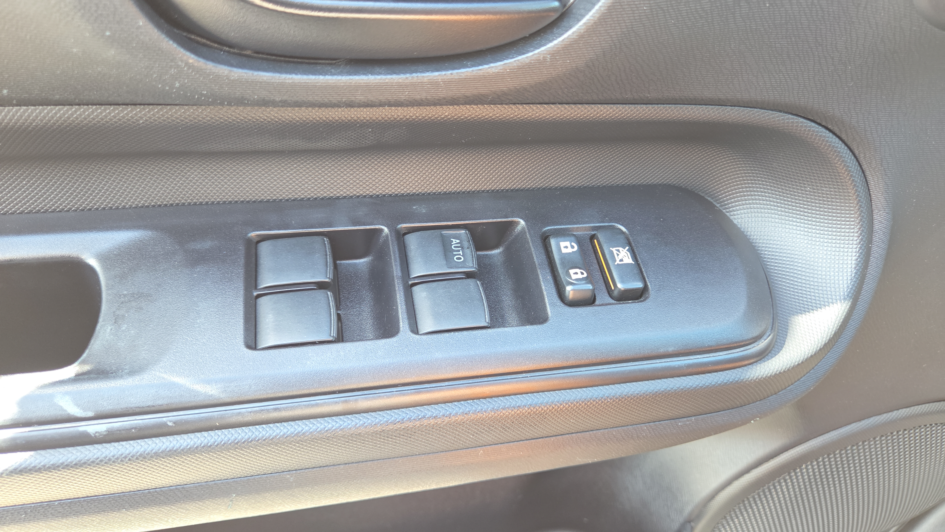 Used 2018 Toyota Prius C One FWD image 34