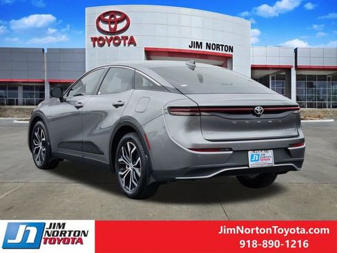 Used 2023 Toyota Crown AWD/4WD image 6