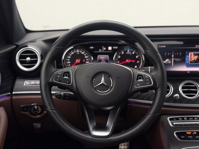 Used 2018 Mercedes-Benz E 300 4MATIC image 21
