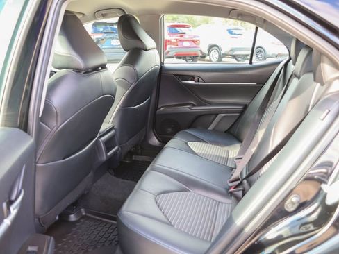 Used 2023 Toyota Camry SE image 9