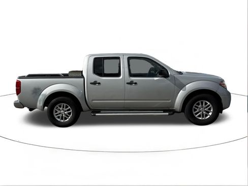 Used 2016 Nissan Frontier SV RWD image 2
