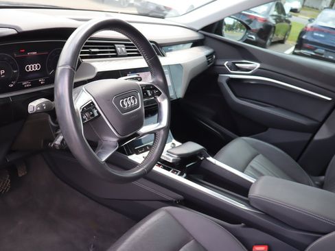 Used 2021 Audi e-tron Premium Plus w/ Premium Plus Package AWD/4WD image 10