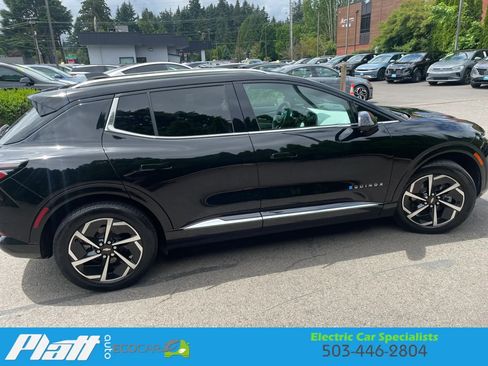 Used 2024 Chevrolet Equinox EV LT FWD image 15