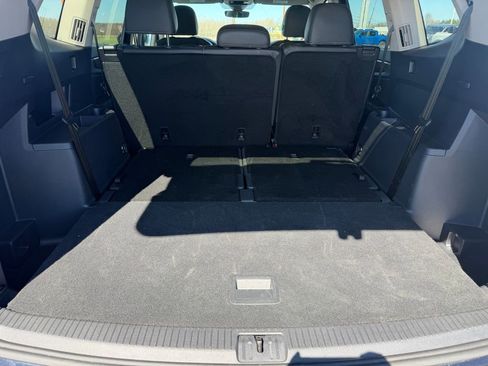 Used 2025 Volkswagen Atlas SE AWD/4WD image 6