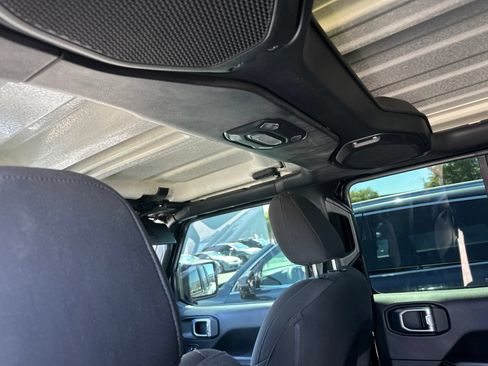 Used 2020 Jeep Wrangler Unlimited Sahara AWD/4WD image 14