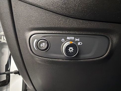 Used 2020 Chevrolet Equinox LT image 30