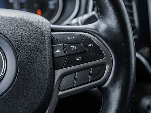 Used 2020 Jeep Cherokee Limited FWD image 19