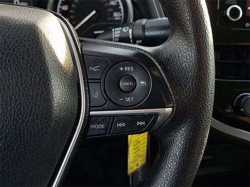 Certified 2021 Toyota Camry LE image 21