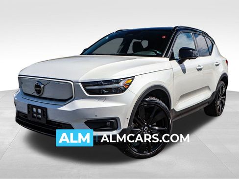 Used 2022 Volvo XC40 P8 Recharge Ultimate image 1