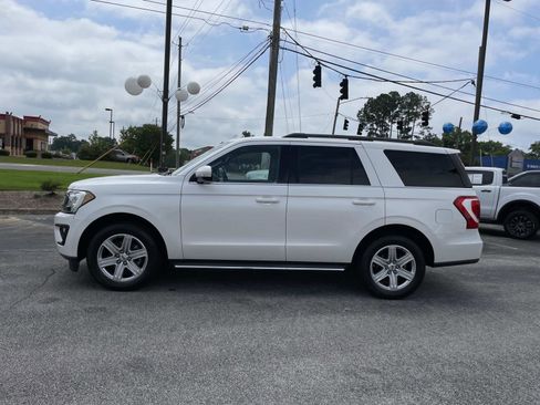 Used 2018 Ford Expedition XLT w/ Equipment Group 202A RWD image 8