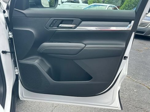 Used 2026 GMC Terrain Elevation w/ Elevation Premium Package FWD image 15