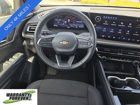 Used 2026 Chevrolet Traverse LT FWD image 10