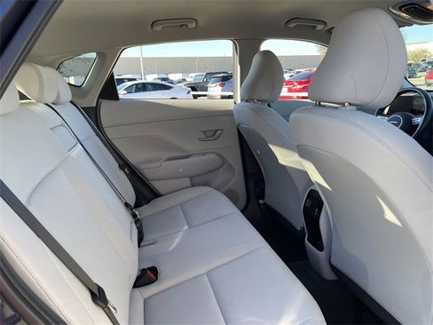 Used 2025 Hyundai Kona SEL image 27