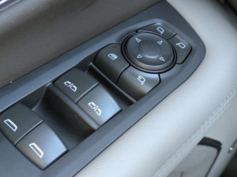 Used 2025 GMC Yukon Elevation AWD/4WD image 19
