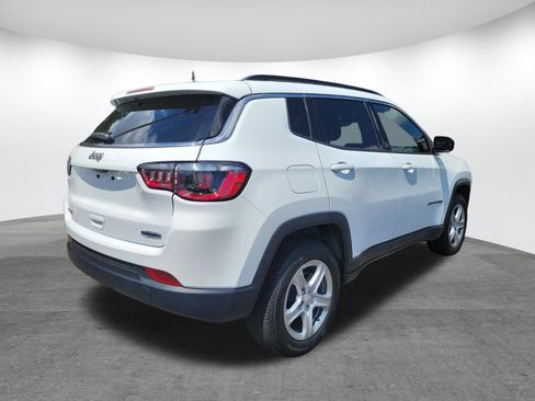 Used 2024 Jeep Compass Latitude AWD/4WD image 23